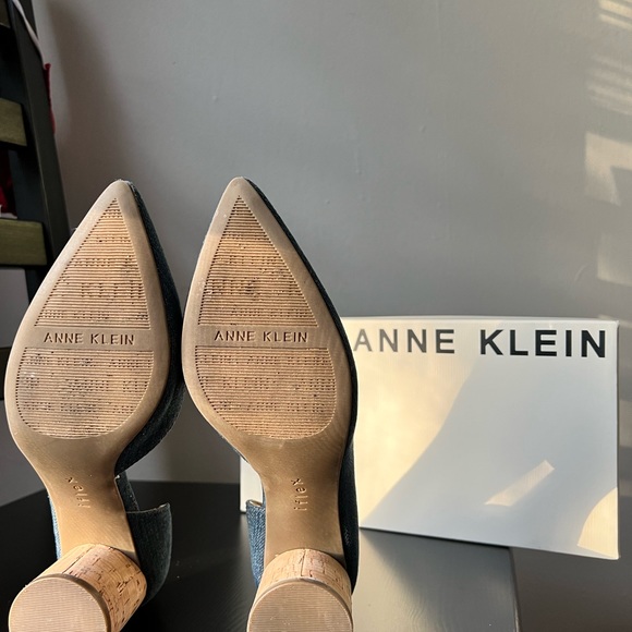 Like-New Anne Klein Size 7M Indigo Necessity Pump (box included) - Picture 5 of 8